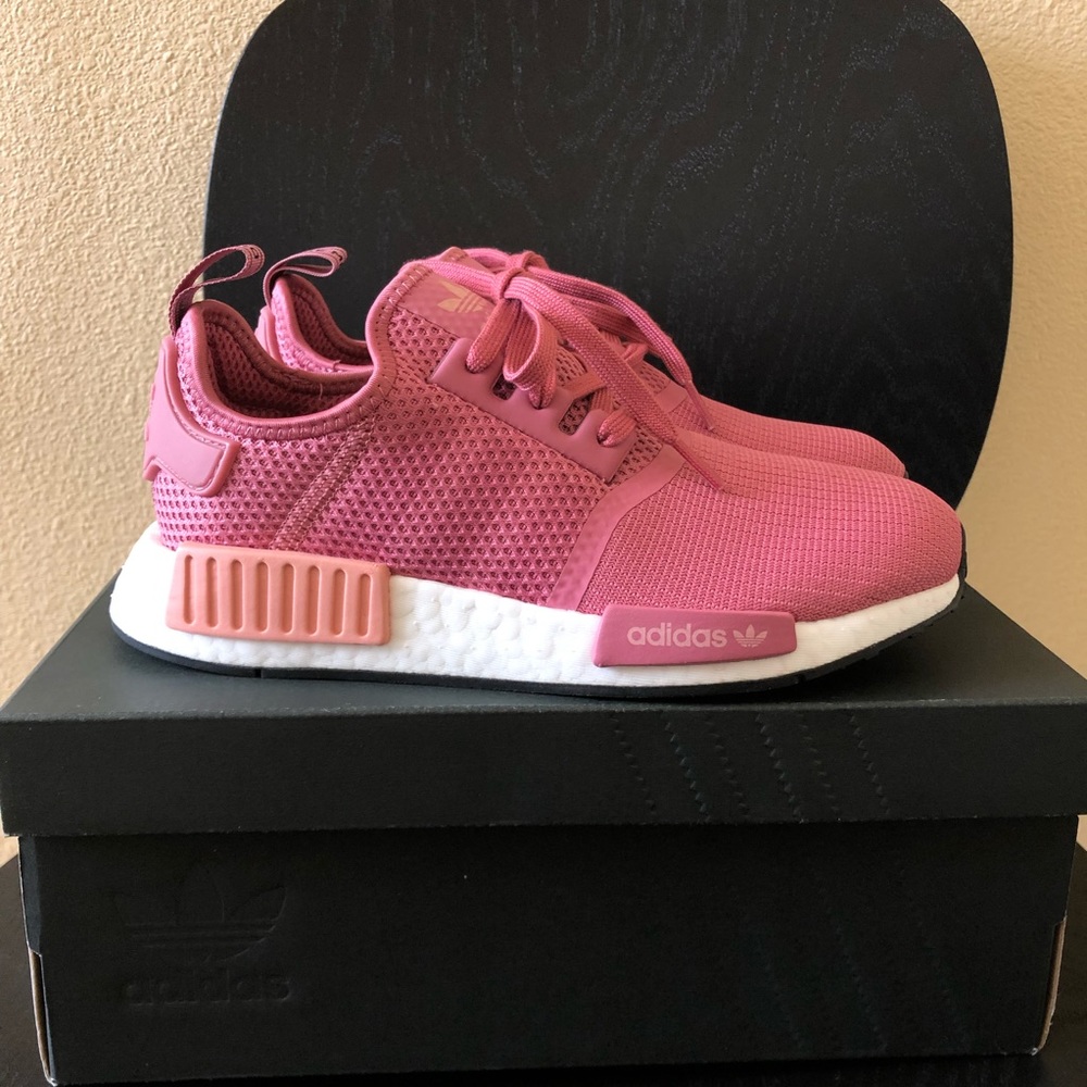 ❣️NMD R1❣️